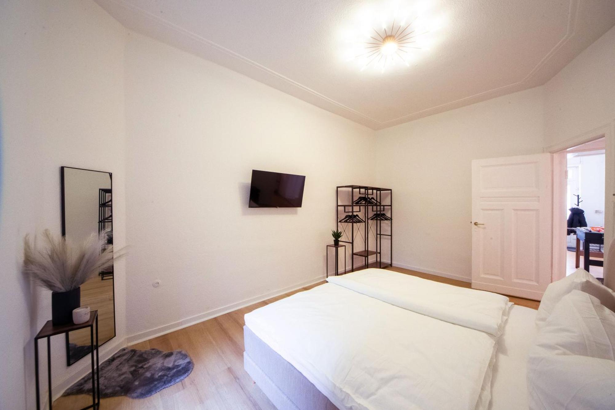 Апартаменти Massagesessel, King-Sized Bed, Billardtisch, 2 Couches Берлін Екстер'єр фото
