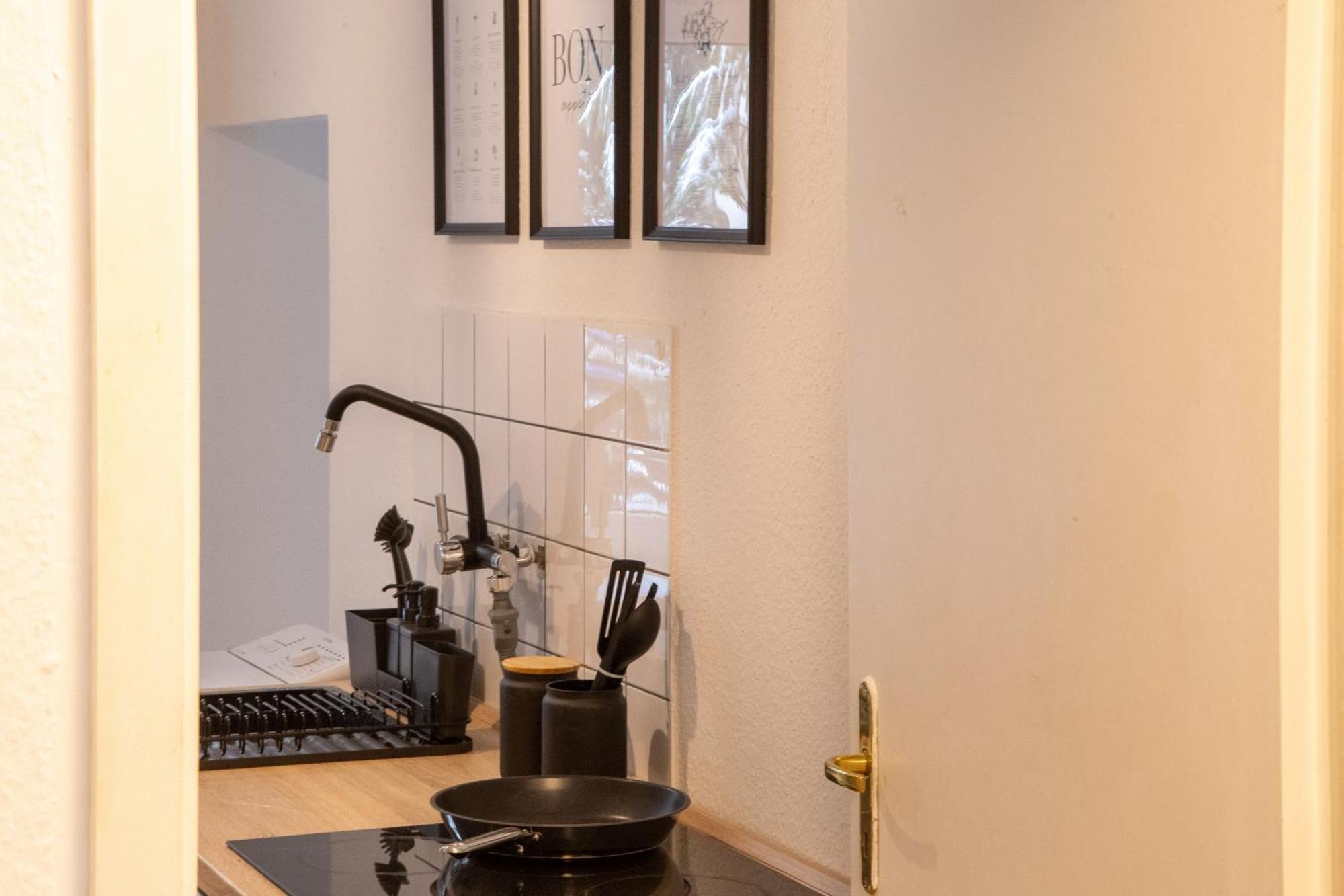 Апартаменти Massagesessel, King-Sized Bed, Billardtisch, 2 Couches Берлін Екстер'єр фото